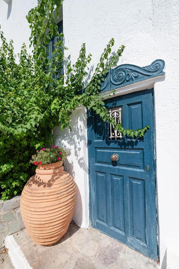 Traditional House Under The Clock Tower With Sweet View Poros Town ภายนอก รูปภาพ
