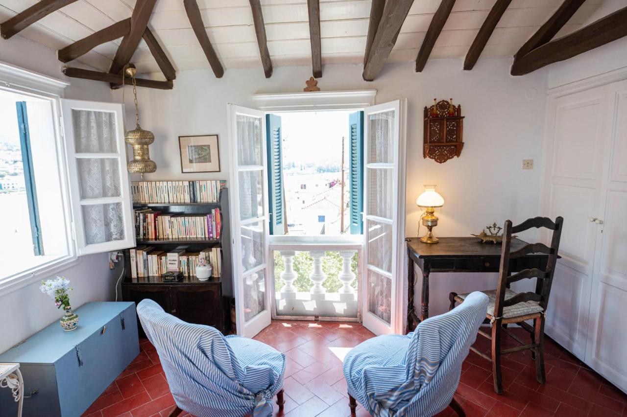 Traditional House Under The Clock Tower With Sweet View Poros Town ภายนอก รูปภาพ