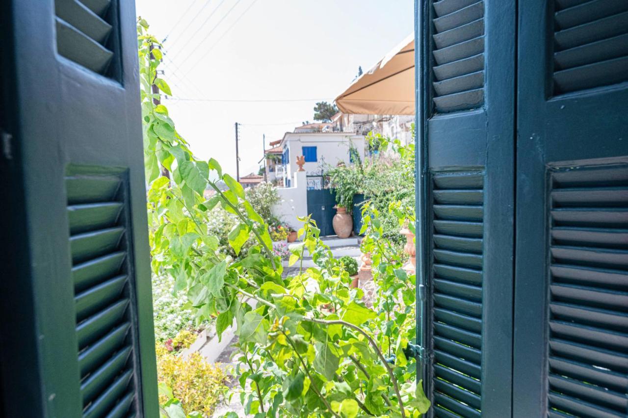 Traditional House Under The Clock Tower With Sweet View Poros Town ภายนอก รูปภาพ