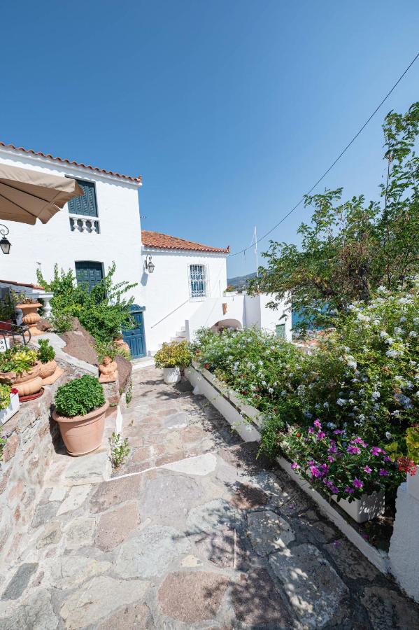Traditional House Under The Clock Tower With Sweet View Poros Town ภายนอก รูปภาพ