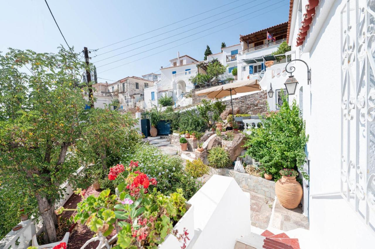 Traditional House Under The Clock Tower With Sweet View Poros Town ภายนอก รูปภาพ