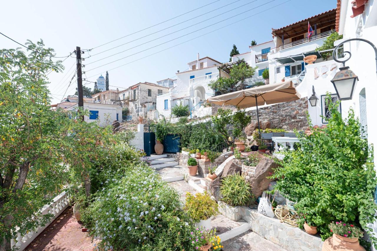 Traditional House Under The Clock Tower With Sweet View Poros Town ภายนอก รูปภาพ