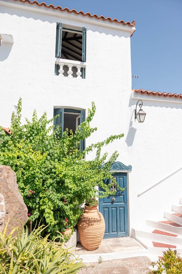 Traditional House Under The Clock Tower With Sweet View Poros Town ภายนอก รูปภาพ