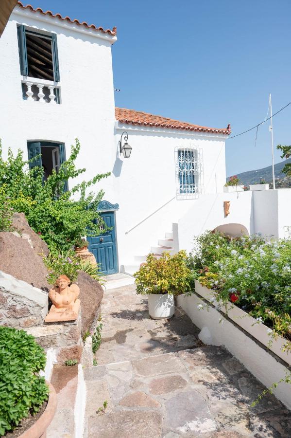 Traditional House Under The Clock Tower With Sweet View Poros Town ภายนอก รูปภาพ