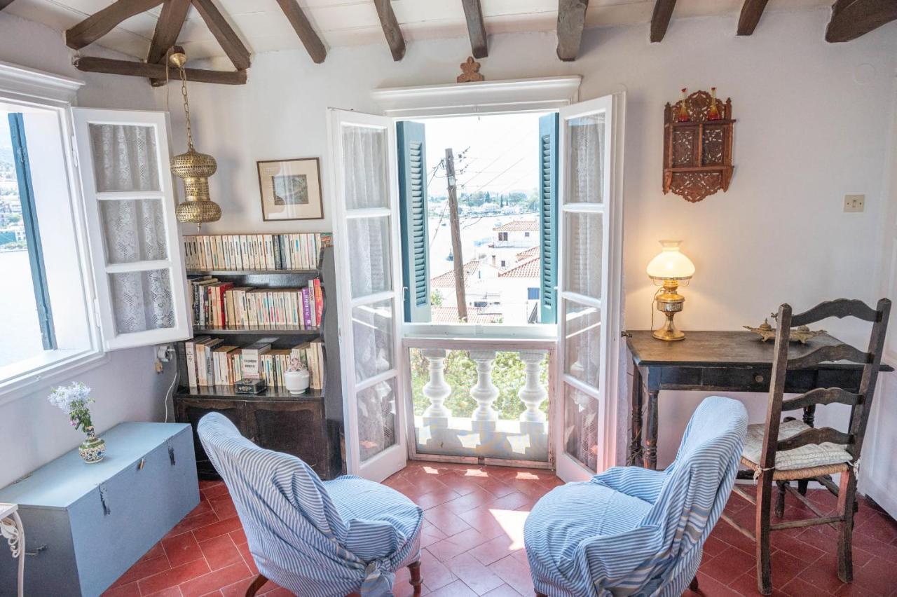 Traditional House Under The Clock Tower With Sweet View Poros Town ภายนอก รูปภาพ