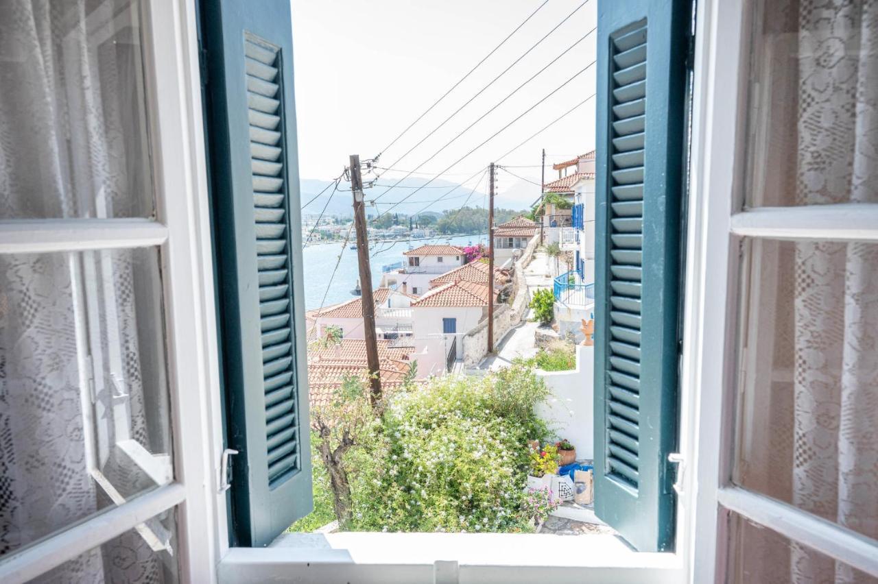 Traditional House Under The Clock Tower With Sweet View Poros Town ภายนอก รูปภาพ