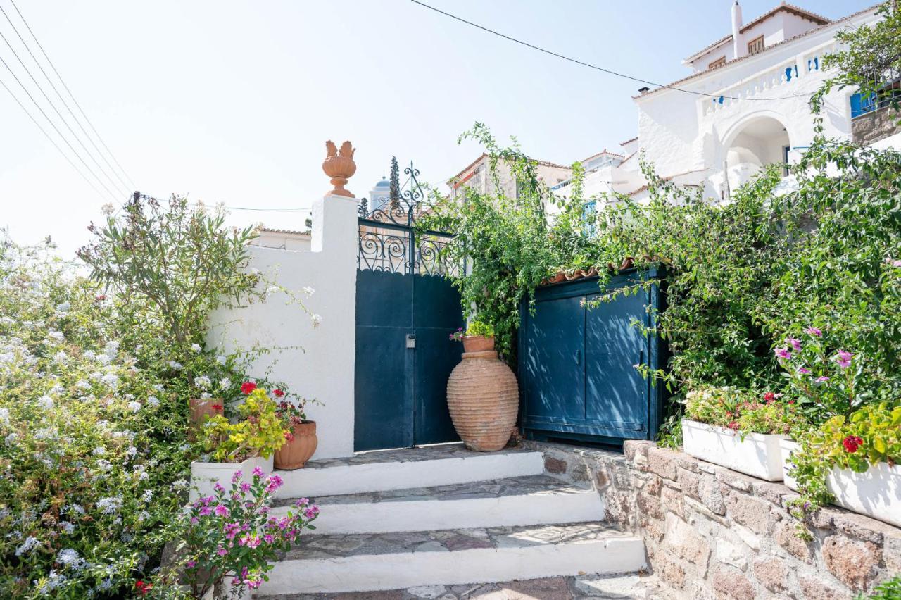 Traditional House Under The Clock Tower With Sweet View Poros Town ภายนอก รูปภาพ